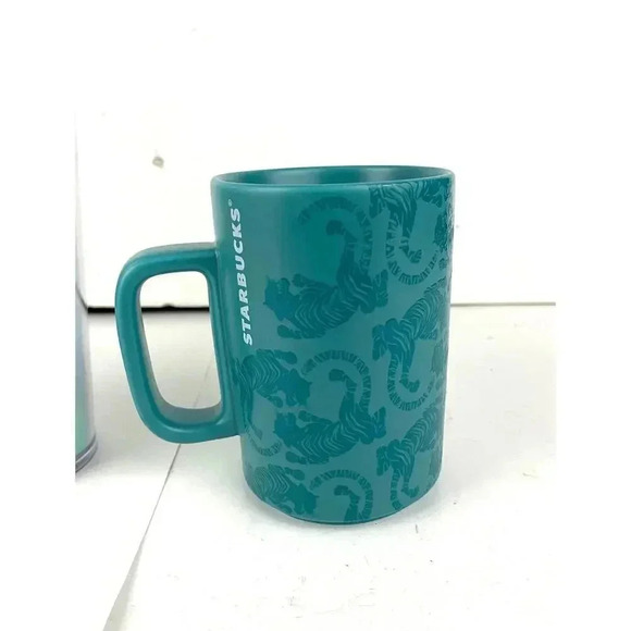 Lot of 3 Starbucks Embossed Tiger 12 oz Mug Holiday 16oz & 24 oz Tumbler - Picture 2 of 10